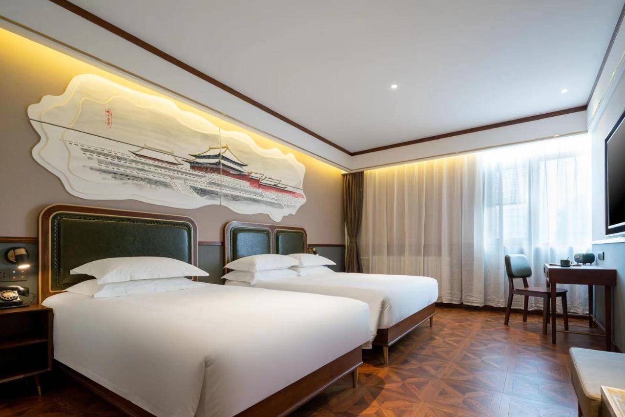 Hotel Nostalgia S Near Xidan Financial Street-central Conservatory Of Music, Tian'anmen Square, The Capital Museum, 10 Minutes Away From West Railway Station, Free Ice Cream, Coffee And Laundry Service